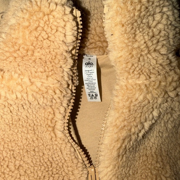 ALO Yoga Tan Teddy Jacket - Foxy Sherpa Jacket - Picture 6 of 7